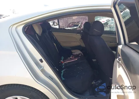 2017 Hyundai Elantra Se z USA, uszkodzony, nr VIN 5NPD74LF6HH101658